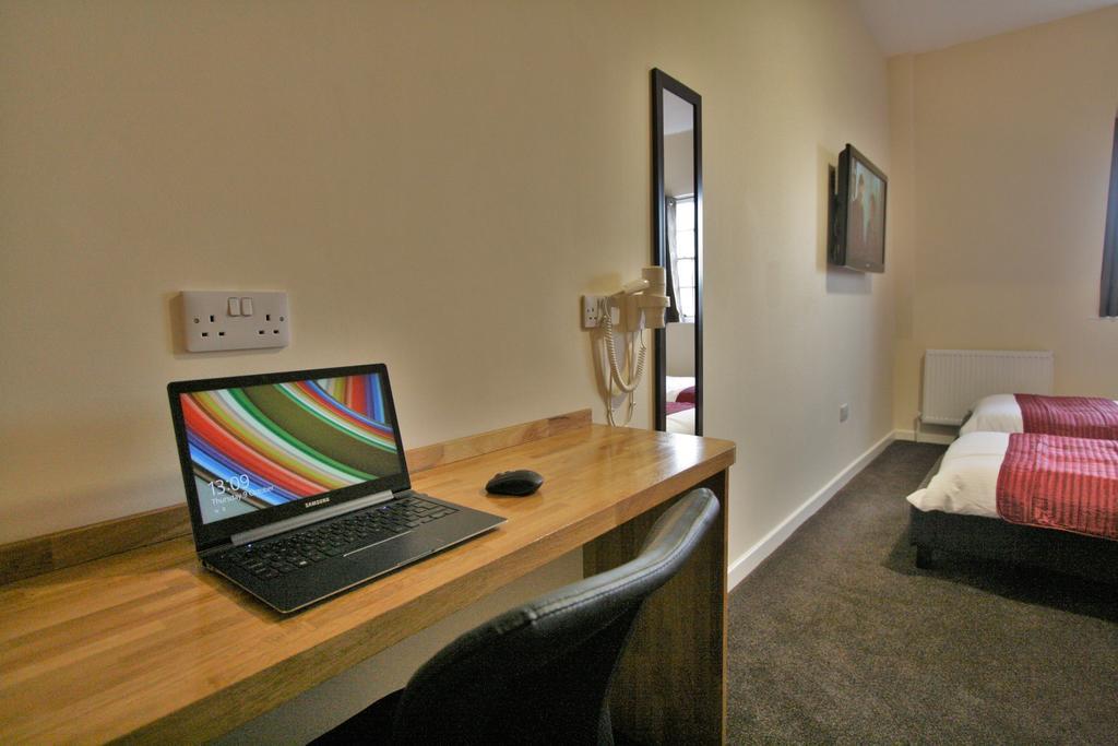 Central Hotel Gloucester By Roomsbooked Exterior photo